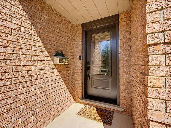 5th image of 82 Olivetree Rd