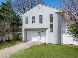 1484 Meadowbrook Rd, Merrick, NY 11566