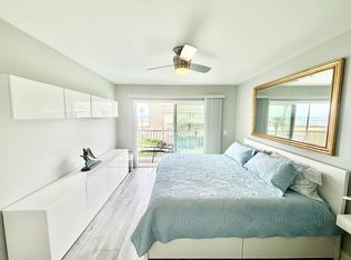 258 E Surfside Dr, Port Hueneme, CA 93041