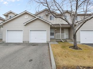 120 NE Douglas Glen Park SE, Calgary, AB T2Z 3Z3