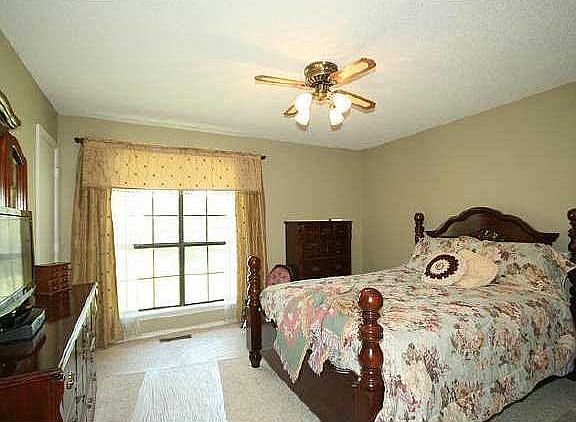 5th image of 2220 Timber Hill Dr