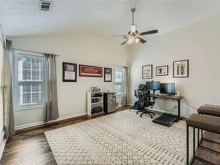 2895 Dogwood Creek Pkwy — Photo 16