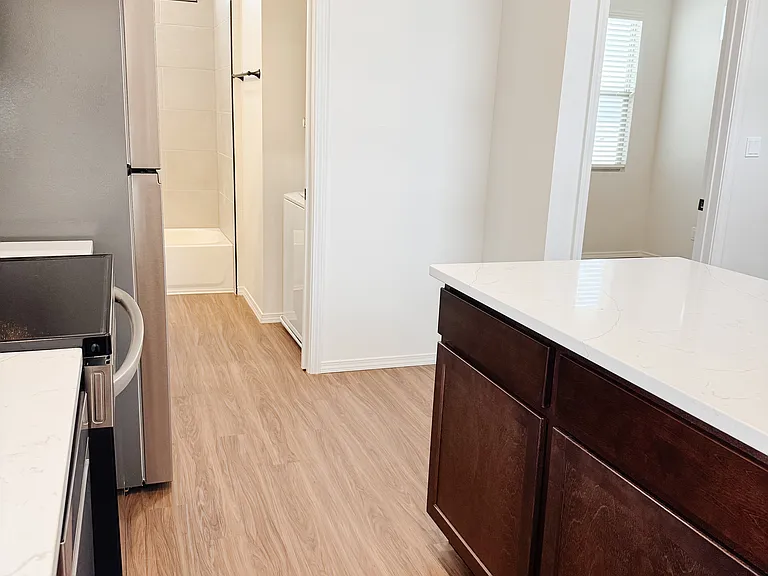 2116 Okeefe Ave SE — Photo 7