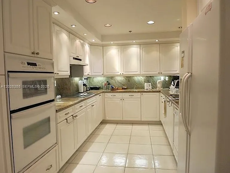 201 Crandon Blvd #1027 — Photo 4