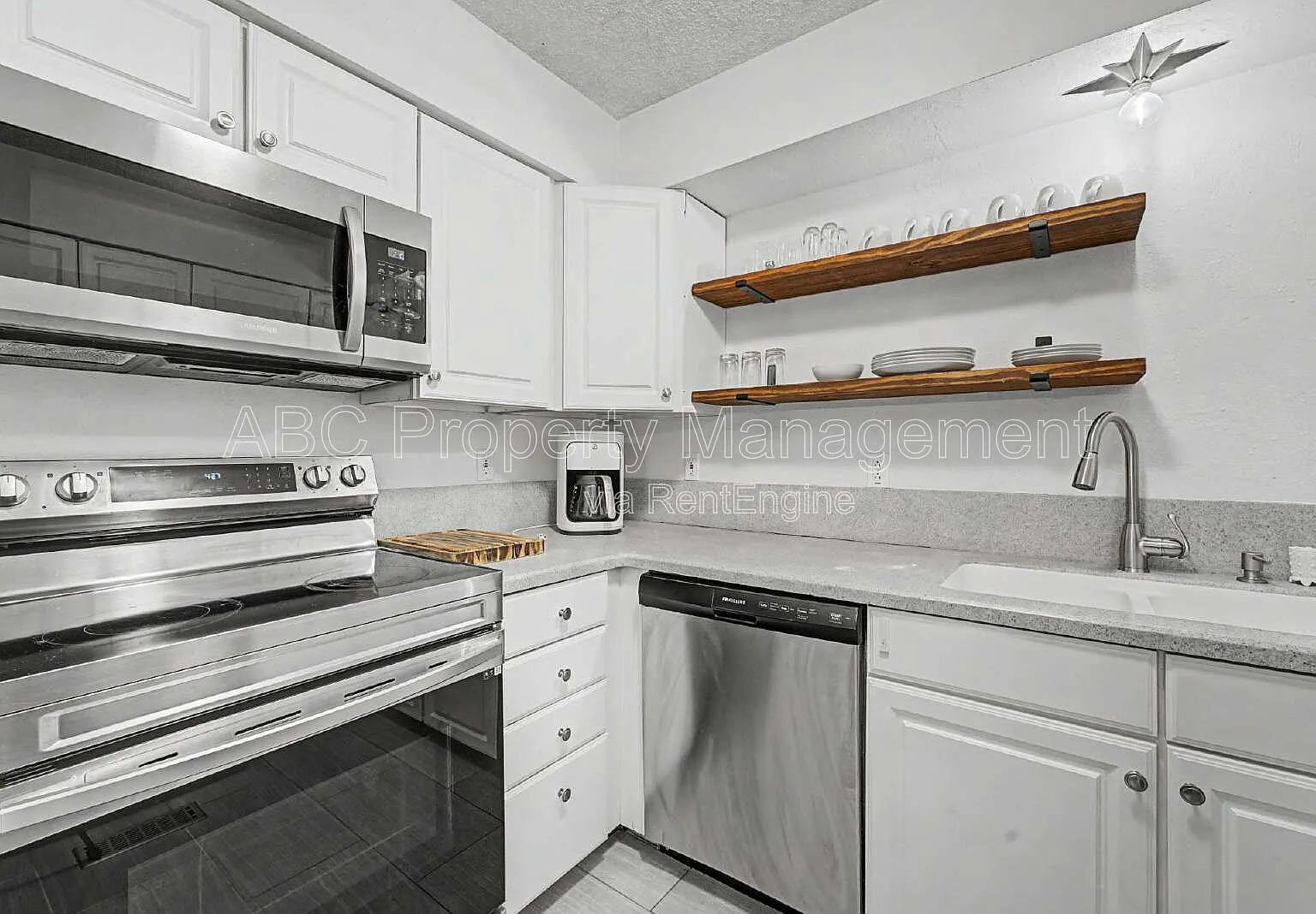 3 bed, 2.0 bath, 1712 sqft, $1,750 — Photo 2