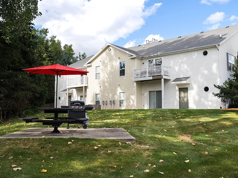 Summerhill Estates Apartments — Photo 21