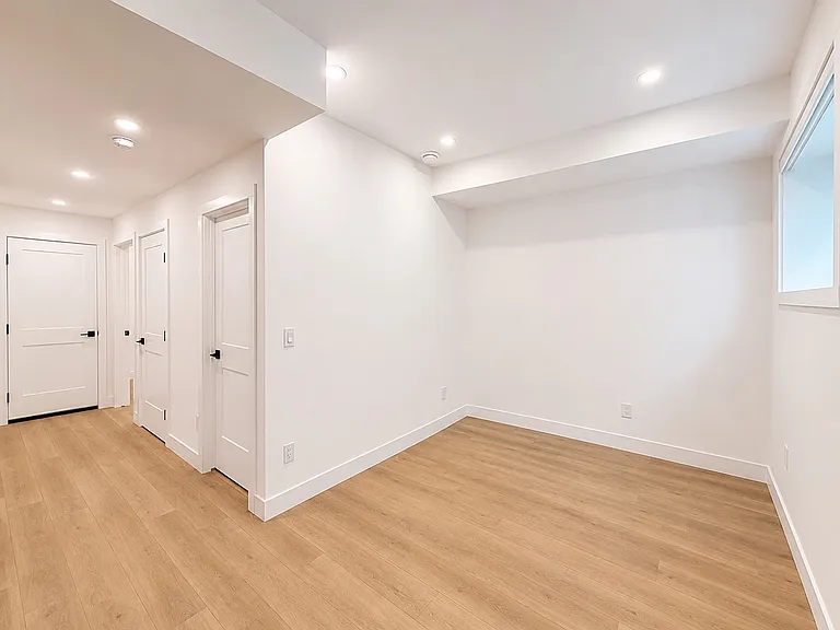 515 17th Ave NW #1 — Photo 6
