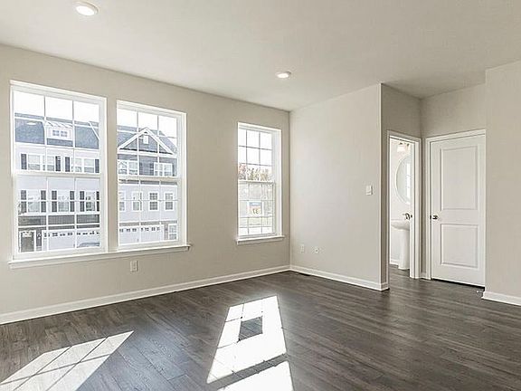 3rd image of 57 Autumn Park Dr
