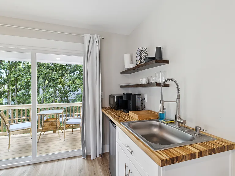 5069 Peachtree Ave #B — Photo 13