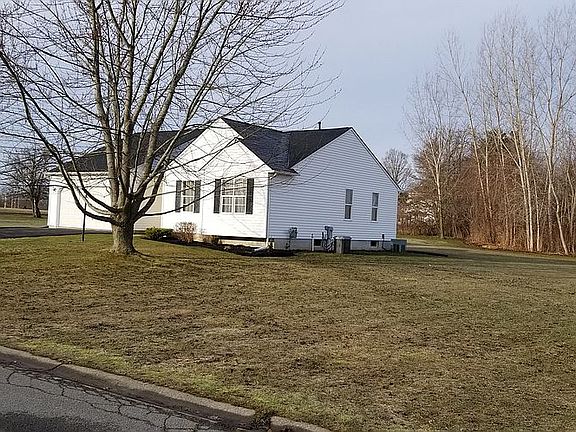 3rd image of 7899 Rose Court Dr