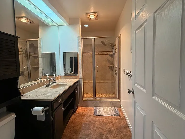 1243 Electric St — Photo 2