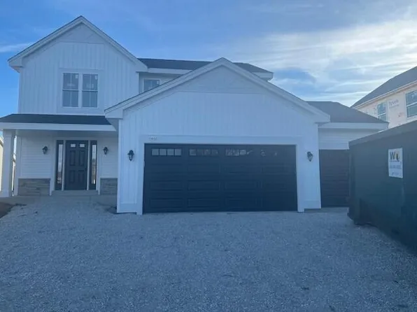 1032 Ridgeway DRIVE #Lt3, Pewaukee, WI 53072