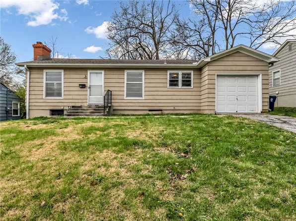 703 Hillside Ave, Liberty, MO 64068