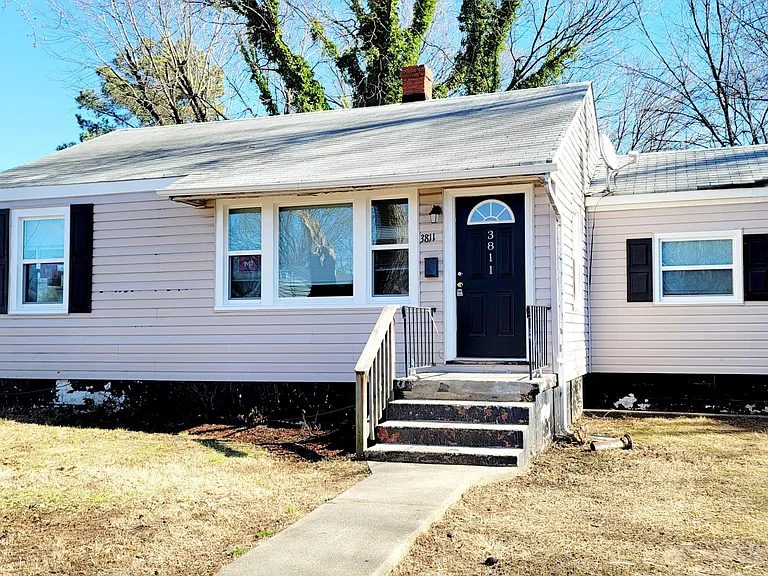 3811 Larry St — Photo 2
