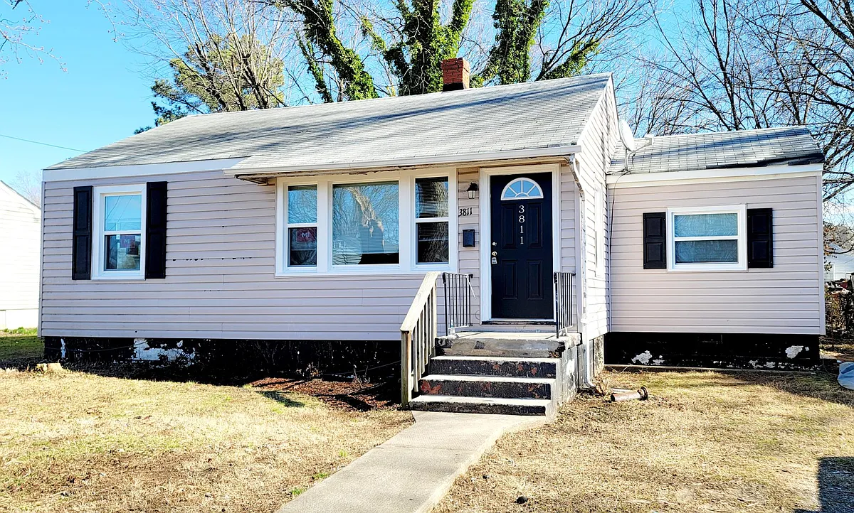 Building Photo - 3811 Larry St