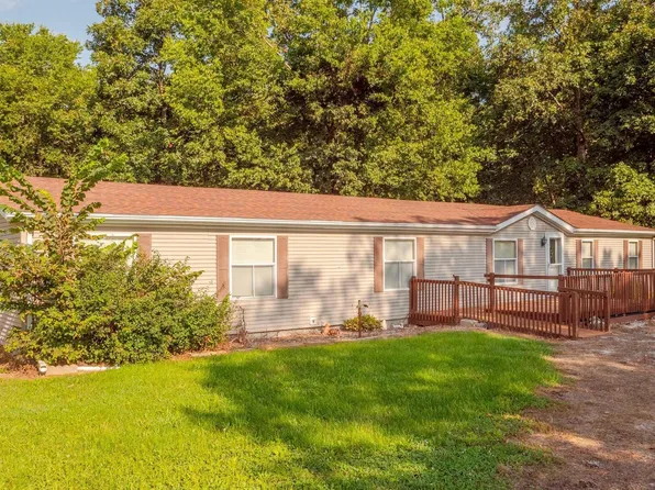 8411 Brimberry Rd, Alma, IL 62807