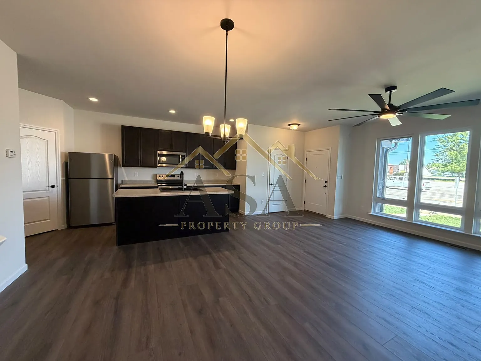 3 bed, 2.5 bath, 1474 sqft, $2,300 — Photo 4