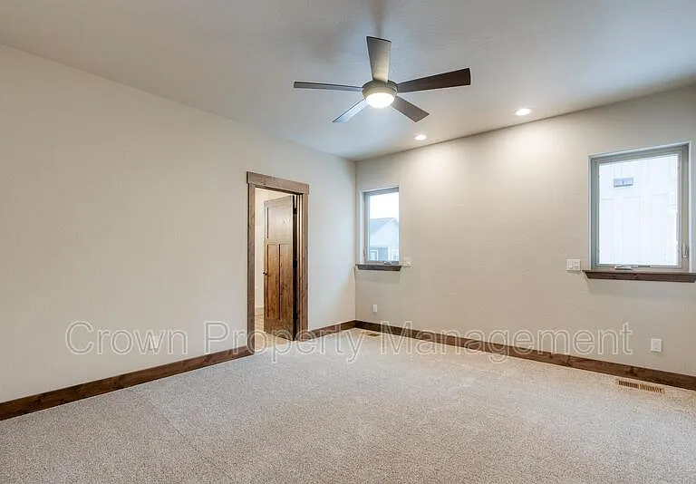 4032 Snowberry Ave — Photo 15