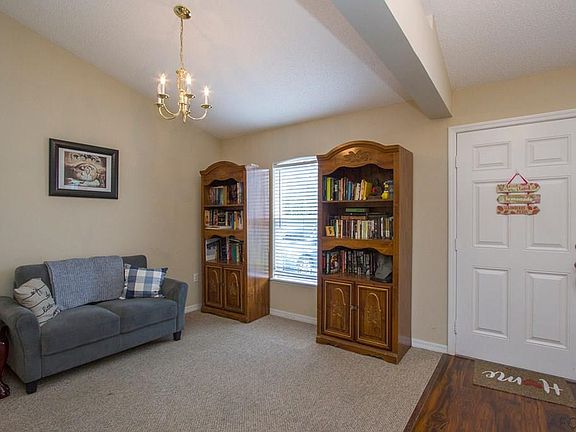 4th image of 16 Pine Cottage Ln