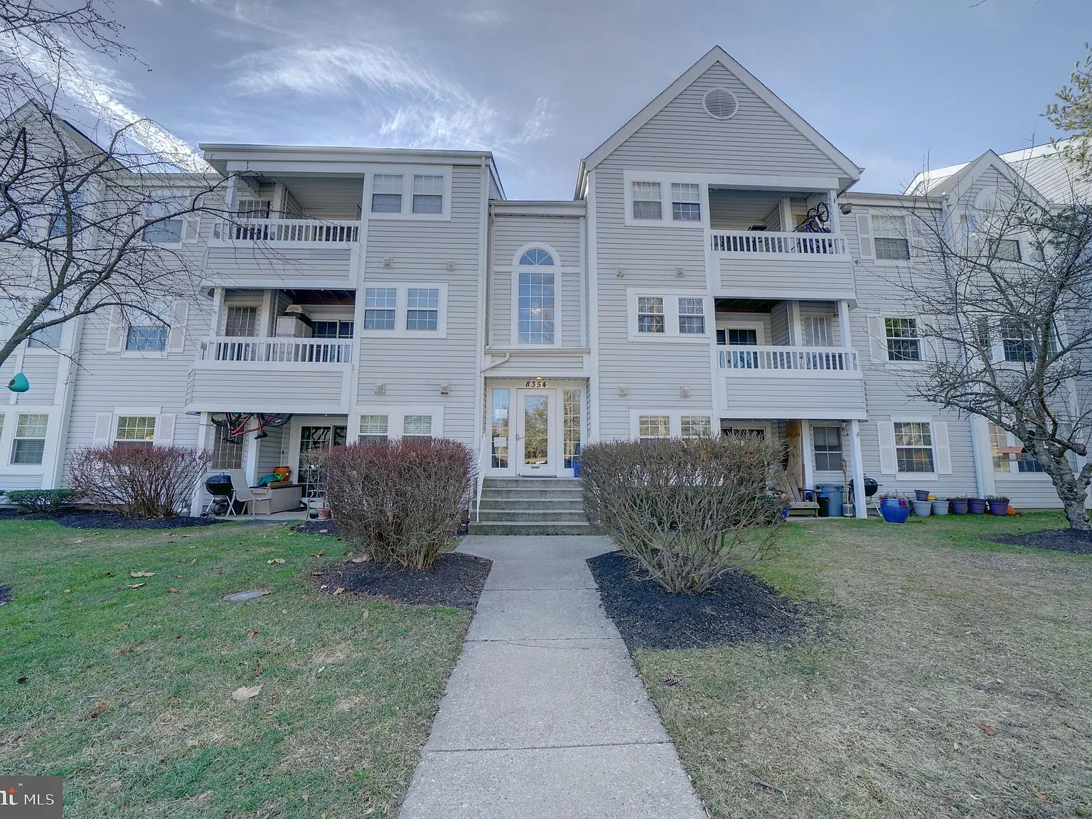 2 bed, 943 sqft, $1,900 — Photo 3