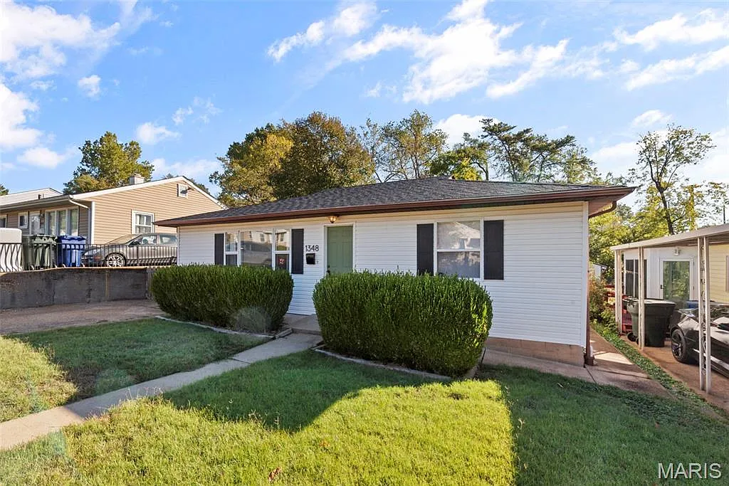 1348 Kraft St photo 1
