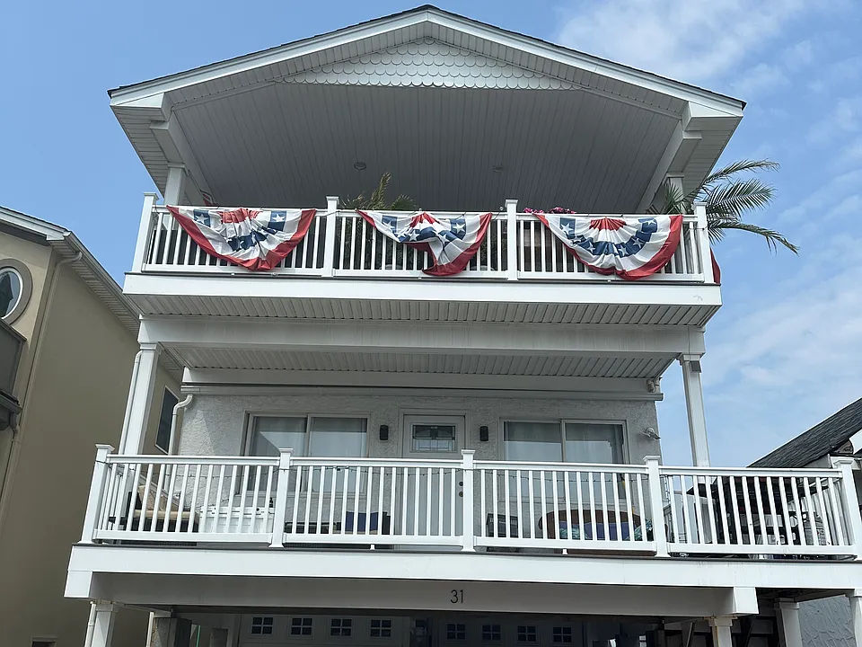 31 Illinois Ave #1
