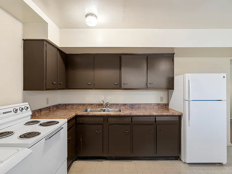 Falcon Way Townhomes — Photo 15