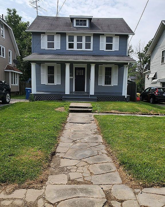 1st image of 1023 W 11th St