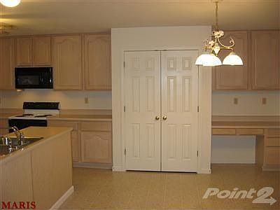5th image of 304 Pleasant Meadows Dr