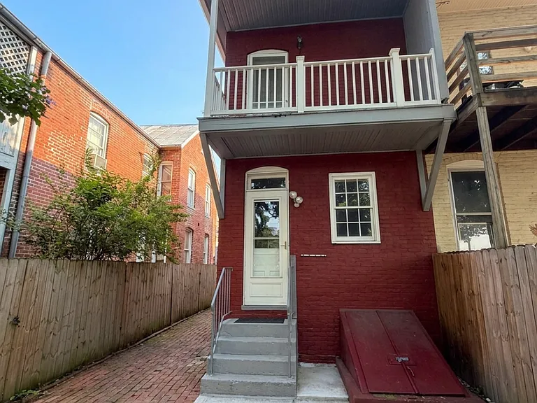 312 E 3rd St #1 — Photo 15