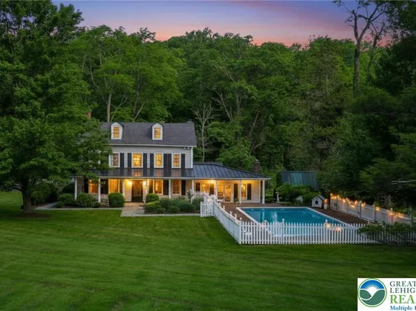 282 Crabapple Ln, East Stroudsburg, PA 18302