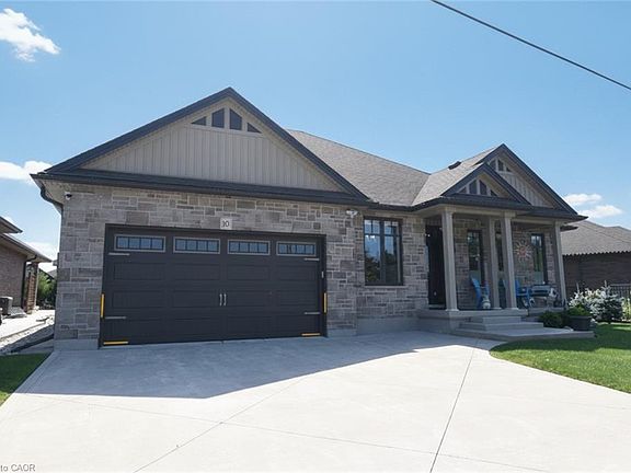 3rd image of 10 Craddock Blvd