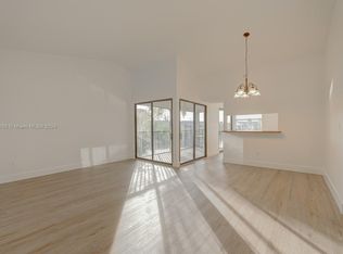 950 Constitution Dr #950H, Homestead, FL 33034