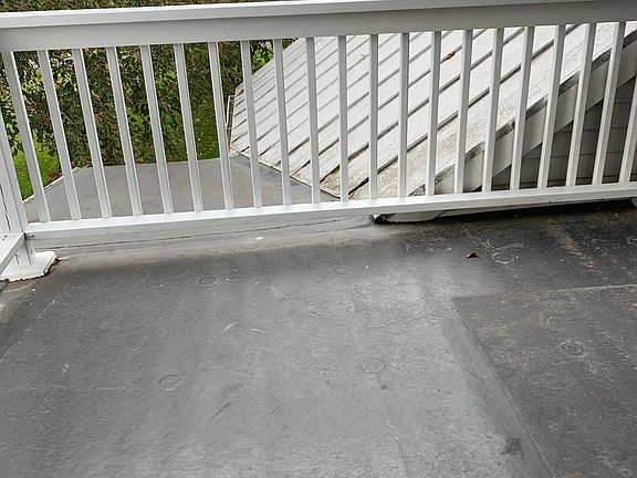 2nd fl balcony