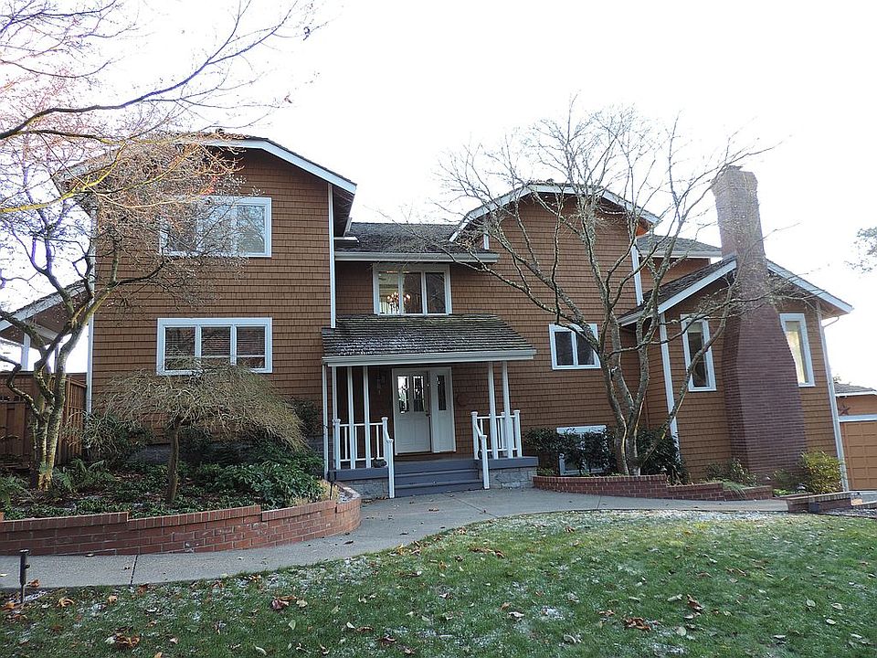 1st image of 3215 Point White Dr NE