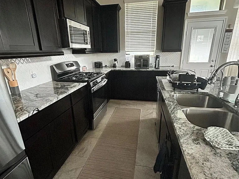 2555 Terrace Point Dr — Photo 13
