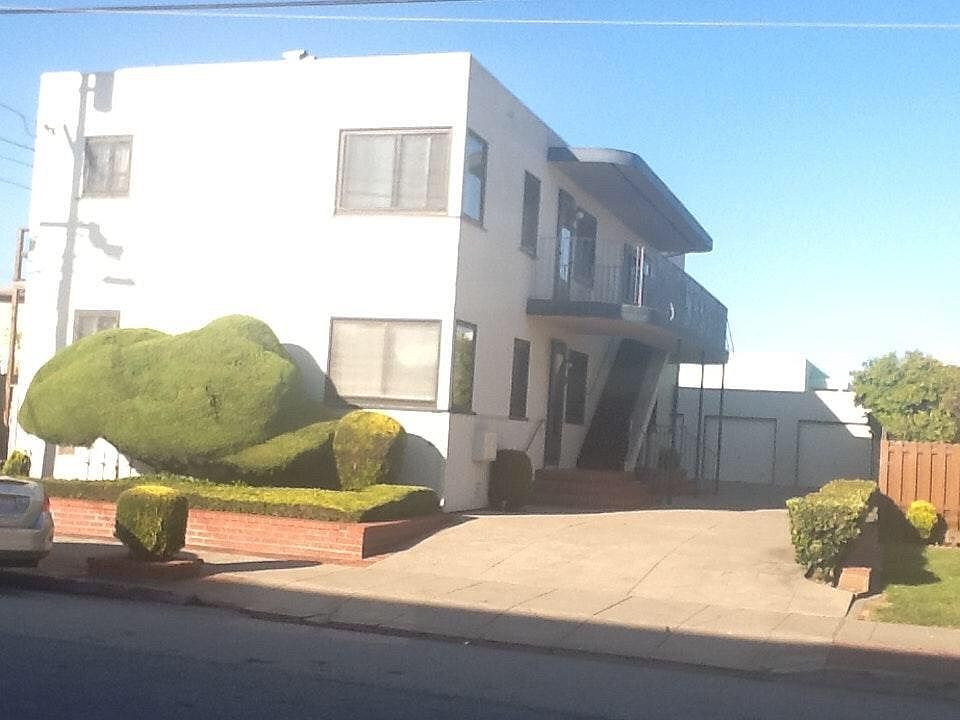 1st image of 674 Easton Ave