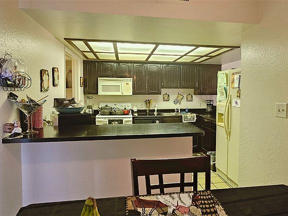 5th image of 2643 Aracatuba Ave