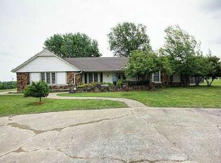 16965 Country Dr, Claremore, OK 74017