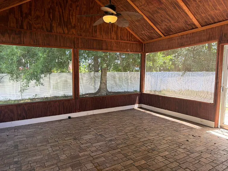 900 Rachel Ln — Photo 14