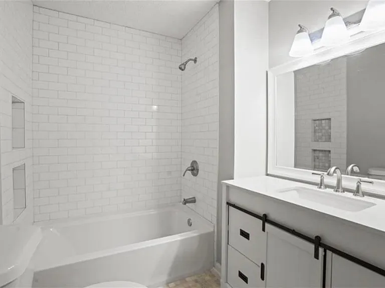 703 Navaho Ct — Photo 11