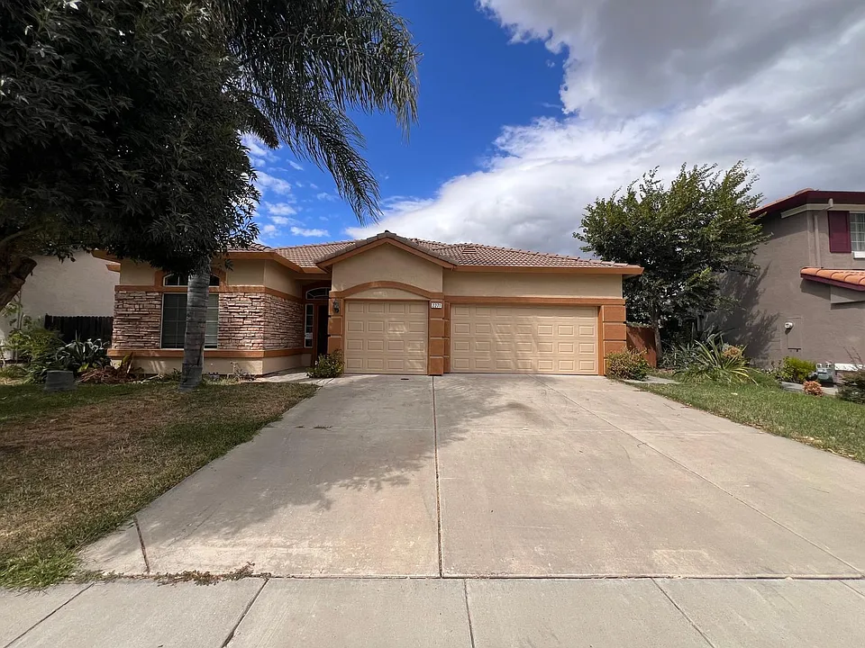 2271 Robert Gabriel Dr
