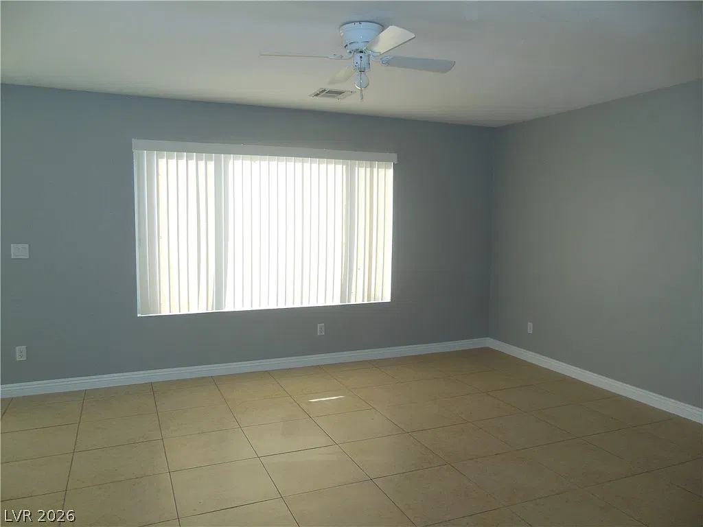 4 bed, 3.0 bath, 1818 sqft, $1,995 — Photo 3