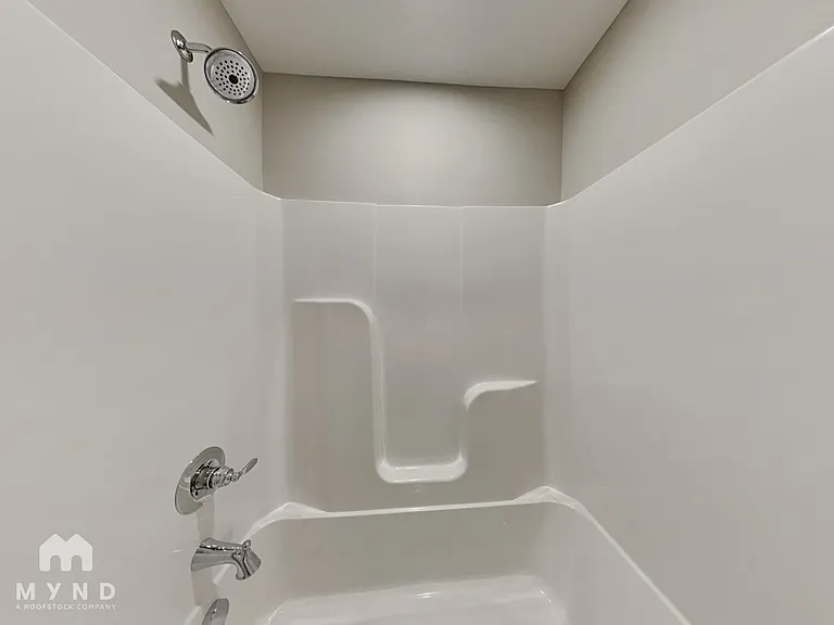 507 E Castle St — Photo 12