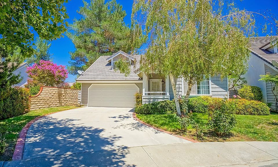 1st image of 26040 Moreno Dr