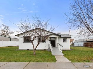 830 3rd St, Clarkston, WA 99403