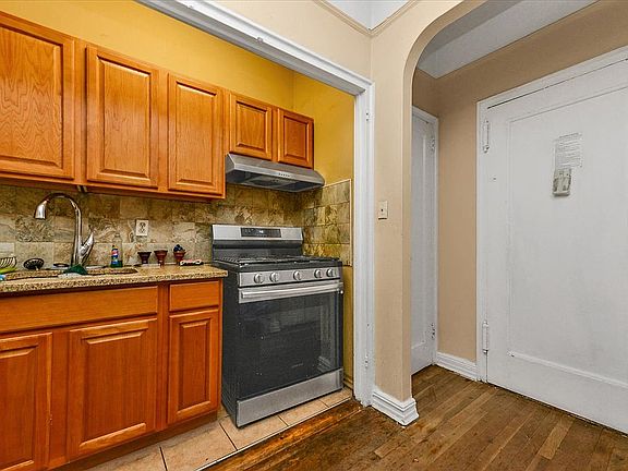 3rd image of 155-01 90th Ave APT 1U