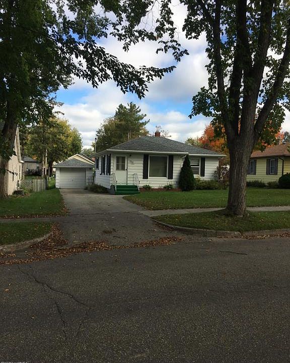 2nd image of 322 Langford St