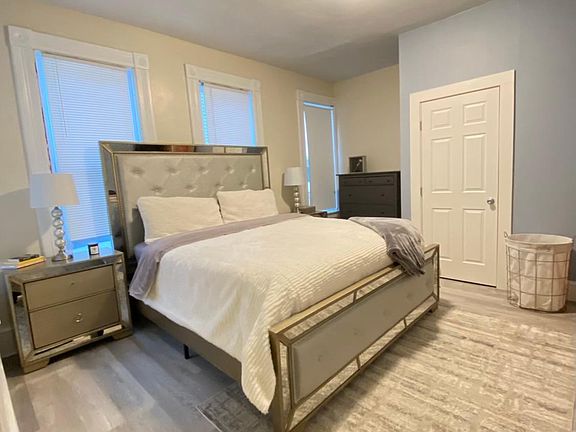Masterbedroom -b