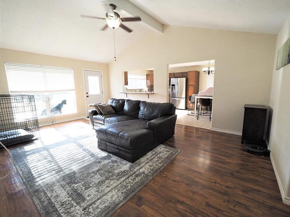 1st image of 6207 Creekside Ln